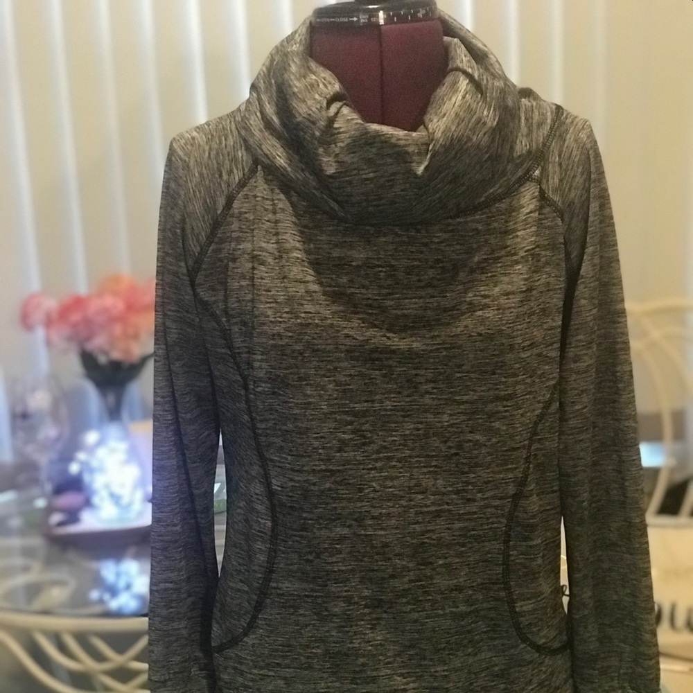 Athletic Sweatshirt with cowl neck
